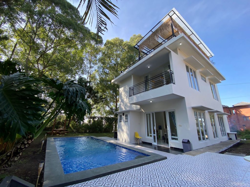 PILIHAN VILLA DI LEMBANG KAPASITAS 20 ORANG